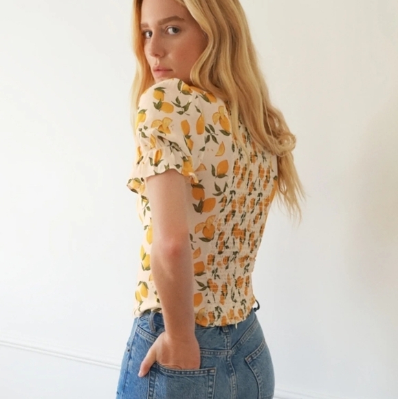 Reformation Delevan Top in Lemonade size 6 NWT - Picture 3 of 11